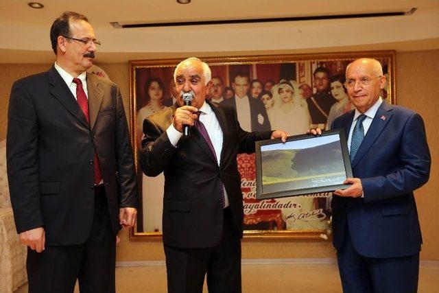 Başkan Yaşar, Karslılarla İftar Yaptı 1