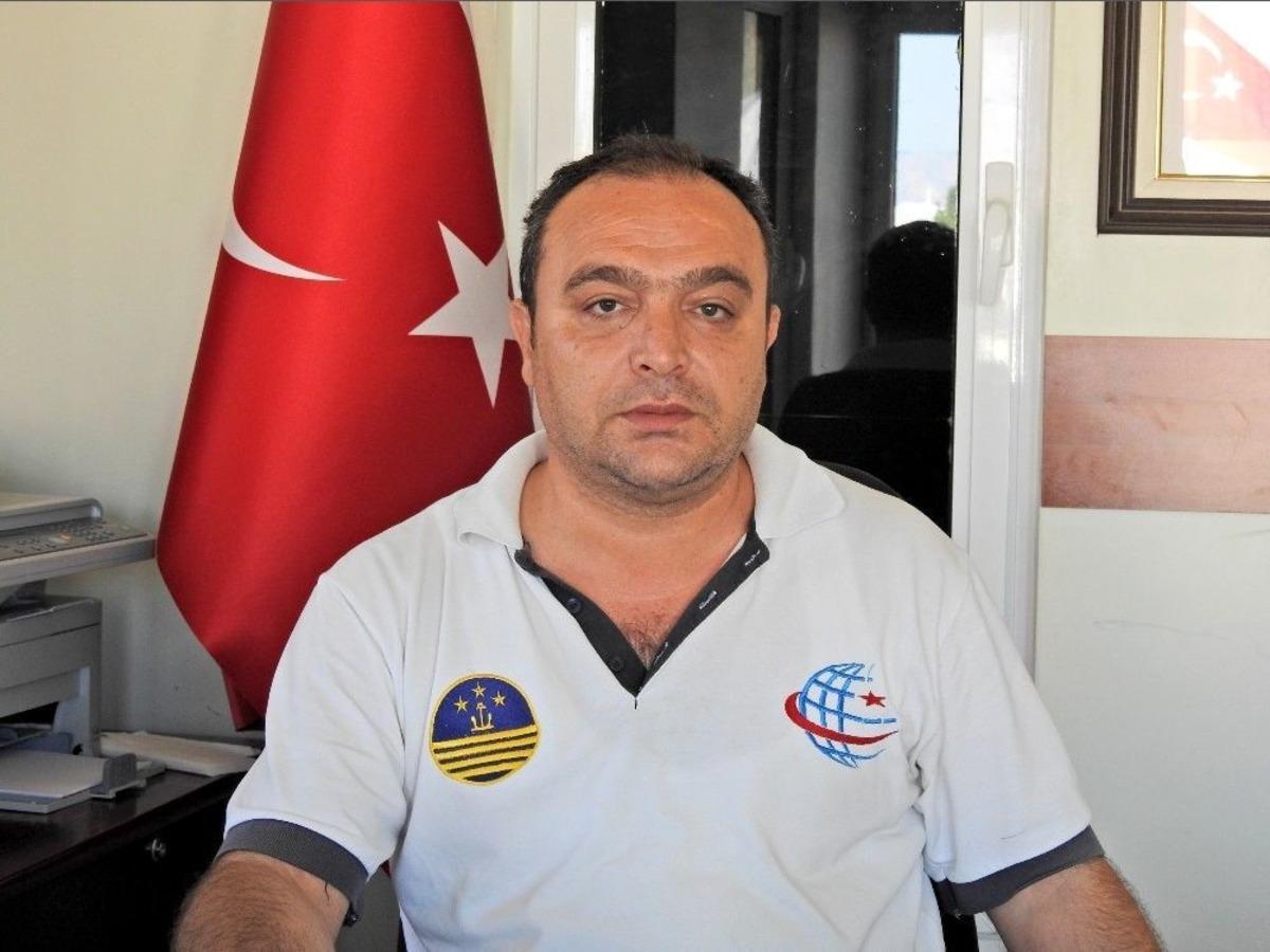 &Ccedil;eşme&rsquo;de 414 Tekne T&uuml;rk Bayrağı&rsquo;na Ge&ccedil;ti