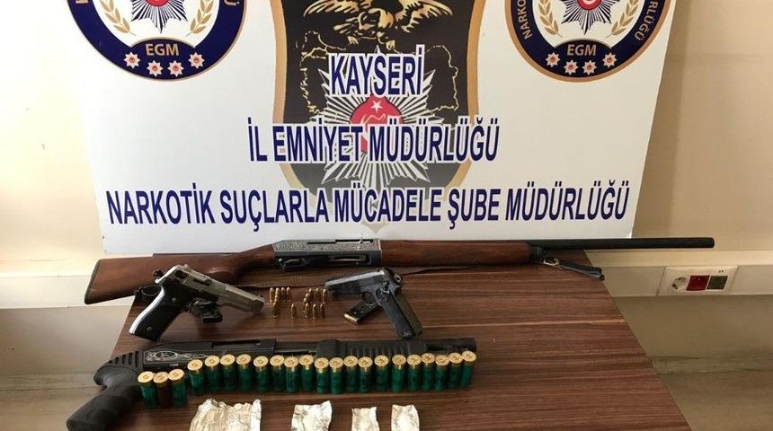 Kayseri&rsquo;de Uyuşturucu Operasyonu: 2 G&ouml;zaltı