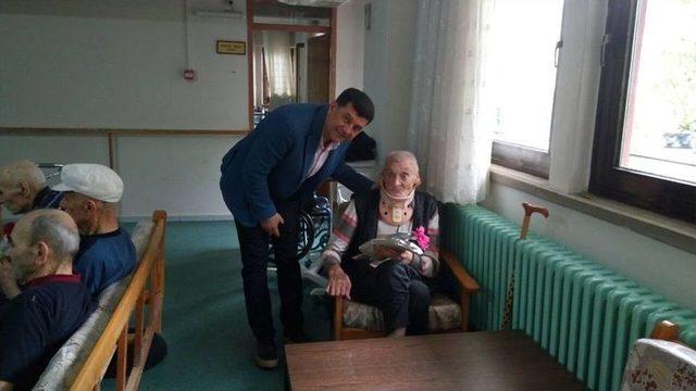 Yaşlı &Ccedil;ınarlara İftar Yemeği Verildi 2