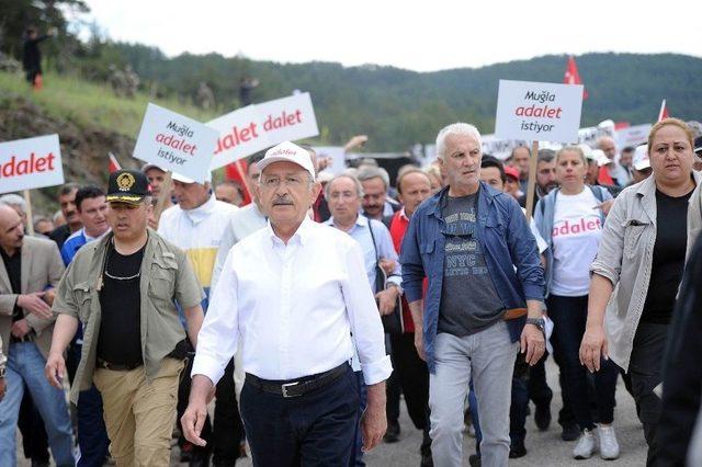 Chp&rsquo;nin &lsquo;adalet Y&uuml;r&uuml;y&uuml;ş&uuml;&rsquo;nde Myk Toplantısı 3
