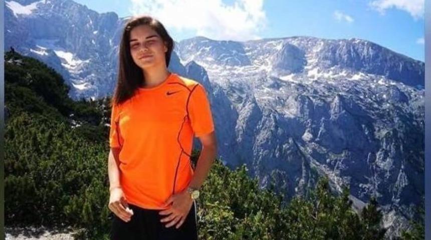 Almanya&rsquo;da U&ccedil;urumdan D&uuml;şerek Can Veren Melek, Bursa&rsquo;da Toprağa Verildi