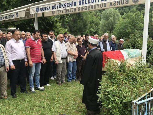Almanya&rsquo;da U&ccedil;urumdan D&uuml;şerek Can Veren Melek, Bursa&rsquo;da Toprağa Verildi 1