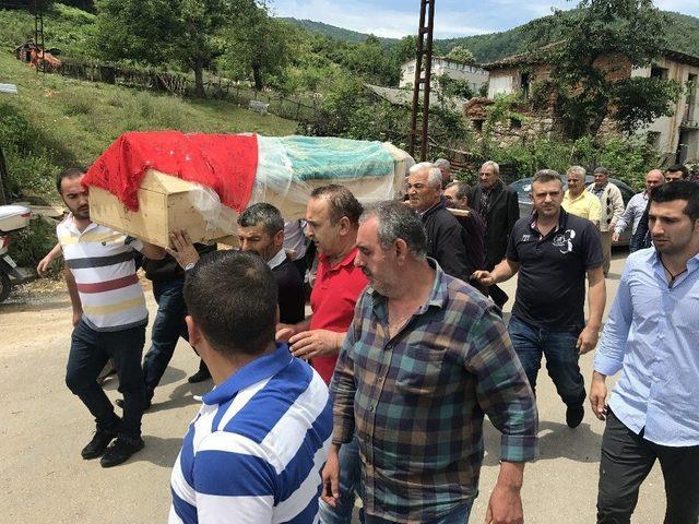 Almanya&rsquo;da U&ccedil;urumdan D&uuml;şerek Can Veren Melek, Bursa&rsquo;da Toprağa Verildi 2