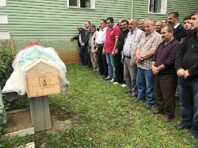 Almanya’Da Uçurumdan Düşen Melek, Bursa'da Toprağa Verildi