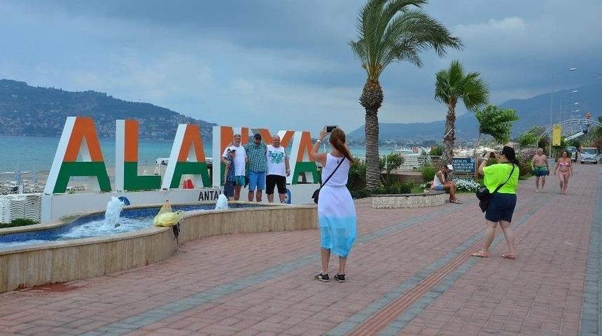 Oba Tosmur Sahil Yolu İlgi Odağı Oldu