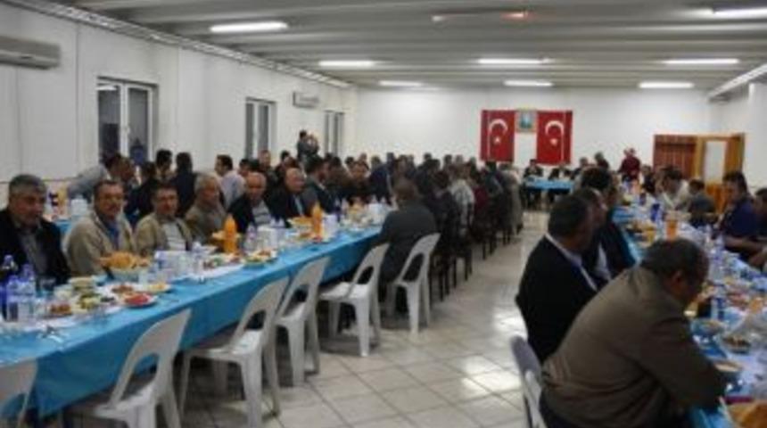 Vali Aktaş &Ouml;zel İdare &Ccedil;alışanları İle İftarda Buluştu