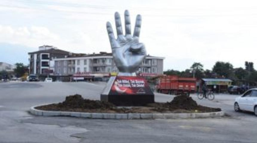 Düzce’ye Rabia Heykeli Dikildi