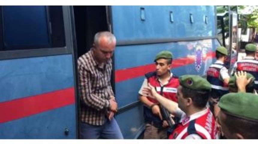 Birlikte Y&uuml;r&uuml;d&uuml;kleri Genci Bı&ccedil;aklayan Sanığa 4 Yıl 2 Ay Hapis