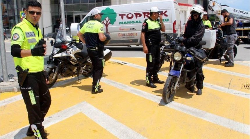 1,5 Saatte 52 Motosiklet Sorgulandı