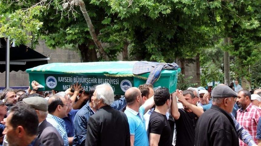 Asans&ouml;r Boşluğuna D&uuml;şen &Ccedil;ocuk Toprağa Verildi