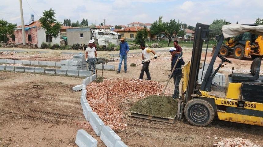 Aksaray&rsquo;da Mahallelere Yeni Park Yapılıyor