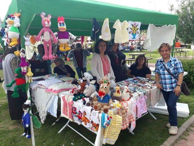 Kadınlar El Emeği G&ouml;z Nuru &Uuml;r&uuml;nlerle Ekonomilerine Katkı Sağlıyor 1