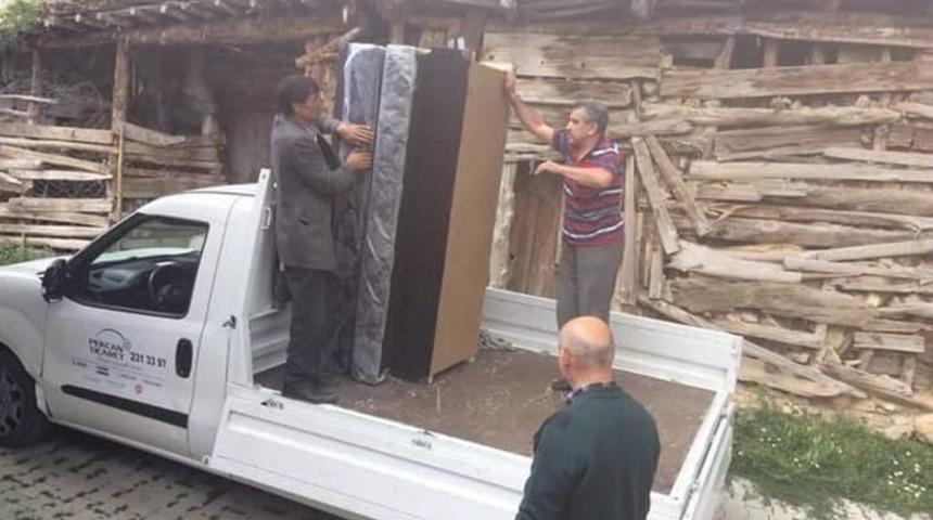 Eşyaları Yanan Aileye Manisa B&uuml;y&uuml;kşehir&rsquo;den Yardım Eli