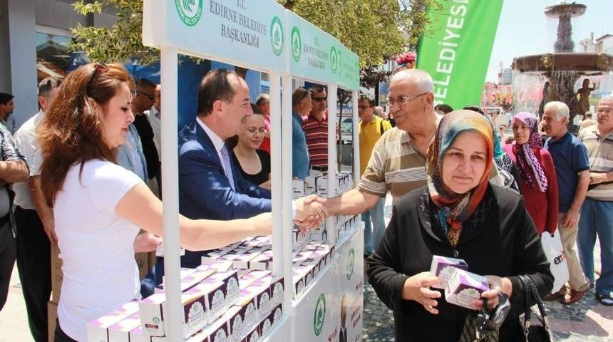 Edirne Belediyesi 20 Bin Kutu Kandil Simidi Dağıttı