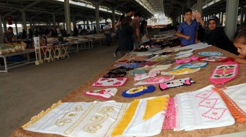 Tokatlı Kadınlar El Emeği &Uuml;r&uuml;nleri Pazarda Satıyor