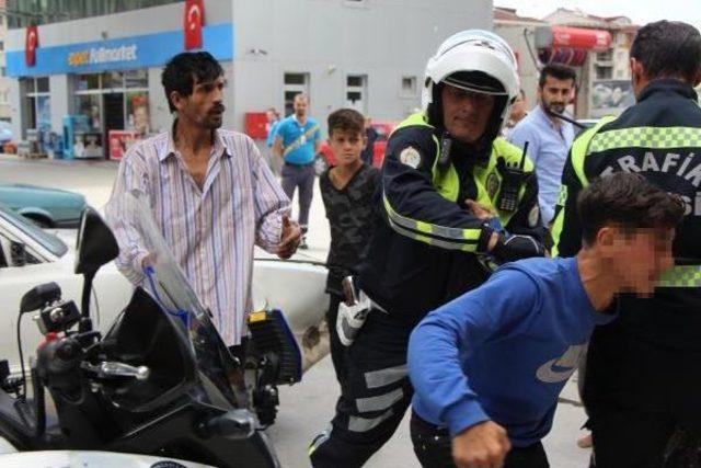 Çocuk Sürücü Ve Babası Polise Zor Anlar Yaşattı