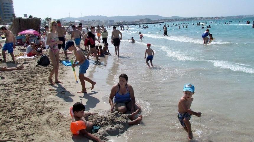 &Ccedil;eşme&rsquo;de Deniz Sonu&ccedil;ları Temiz &Ccedil;ıktı