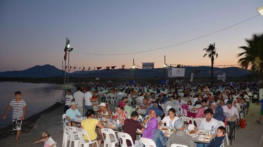 K&ouml;yceğiz&rsquo;de 3 Bin Kişi &rsquo;g&ouml;n&uuml;l&rsquo; Sofrasında Buluştu