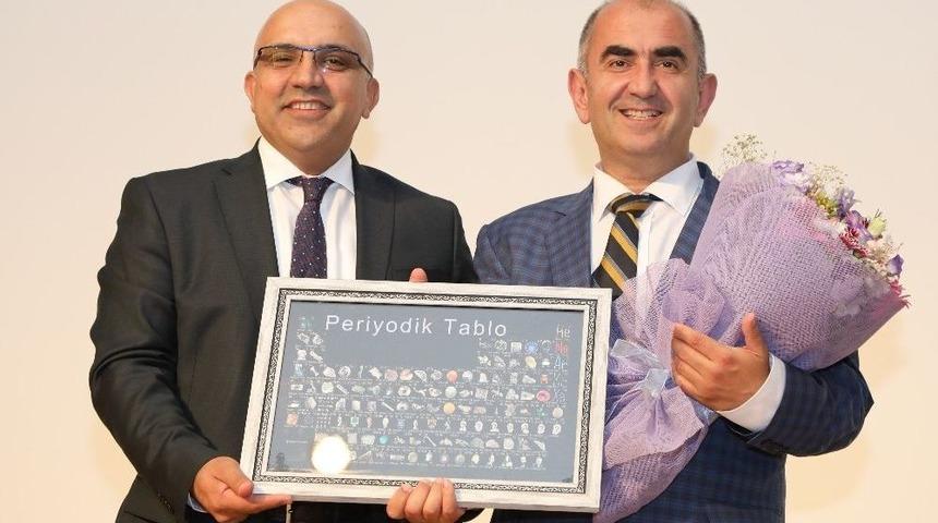 &ldquo;d&uuml;nyada Bilime Y&ouml;n Veren 100 T&uuml;rk Bilim Adamı&rdquo; Arasına Giren Er&uuml; Bilim Adamları Başarılarını Anlattı