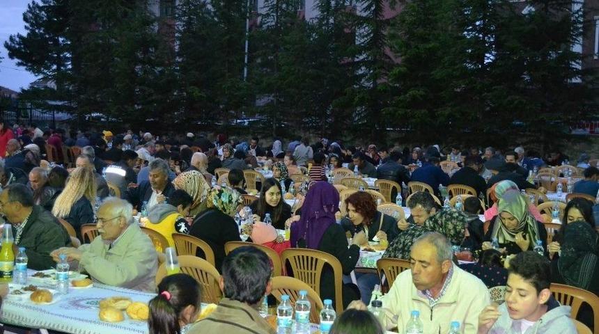 Kulu&rsquo;da Yardımlaşma Ve Dayanışma Derneğinden İftar