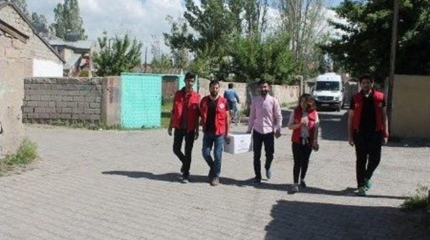 Ağrı Gen&ccedil;lik Merkezi&rsquo;nden İhtiya&ccedil; Sahibi Ailelere Gıda Yardımı