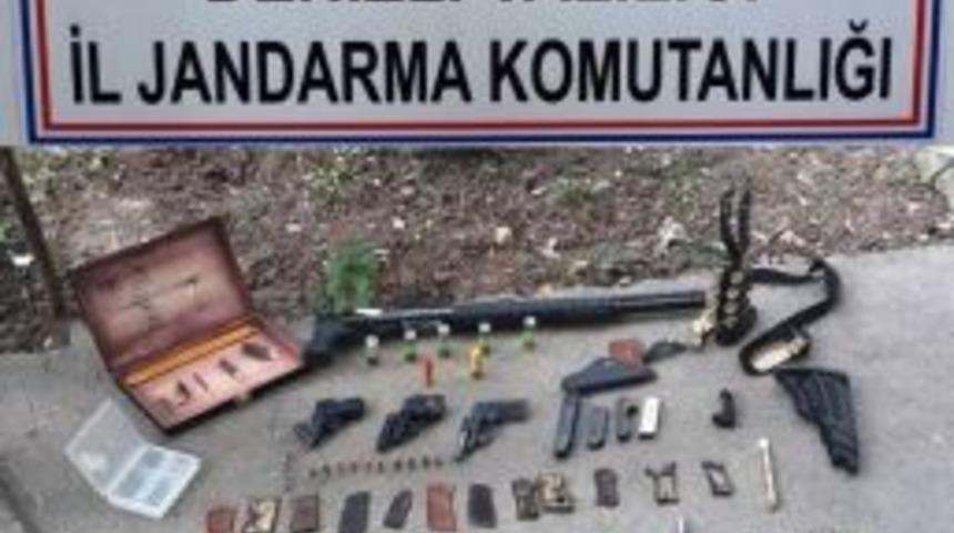 Denizli&rsquo;de Jandarmadan Silah Ticareti Operasyonu