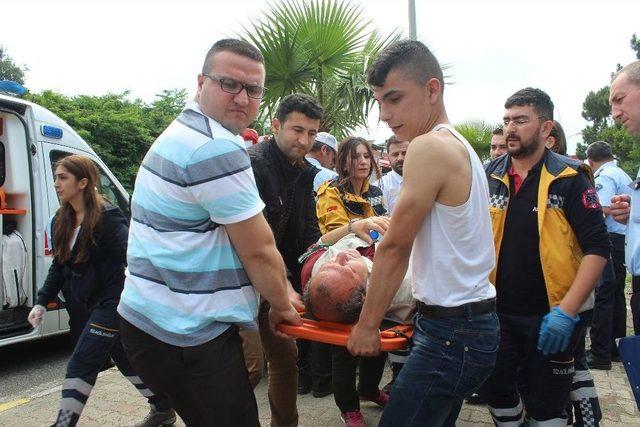 Otomobil Ağaca Çarptı: 4 Yaralı 2