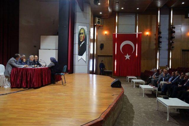 Vali Kam&ccedil;ı Halkla Buluştu 1