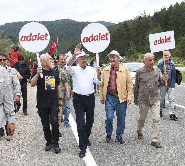 Chp’nin ’adalet Yürüyüşü’ Myk Toplantısının Ardından Devam Ediyor 1