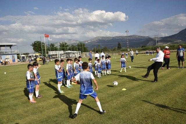 Başkan Çerçi, Minik Futbolcularla Buluştu