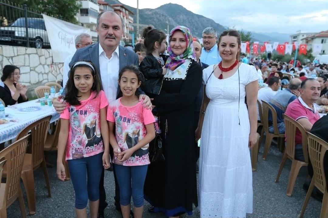 Kervansaray Mahallesine İftar Sofrası