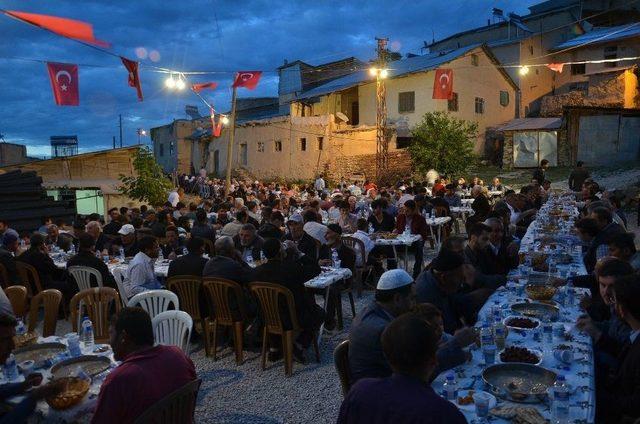 Eser Vatandaşlarla İftarda Bir Araya Geldi