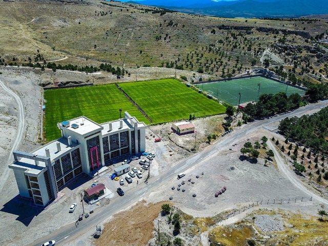 B&uuml;y&uuml;kşehir&rsquo;den Evkur Yeni Malatya Spor&rsquo;a Tesis Desteği 1