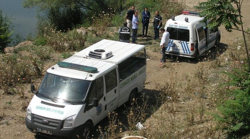 Kayıp Gencin Cesedi Bulundu