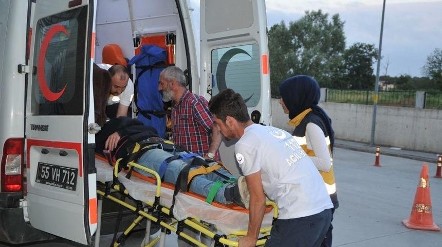 Otomobil İle Motosiklet &Ccedil;arpıştı: 1 Yaralı