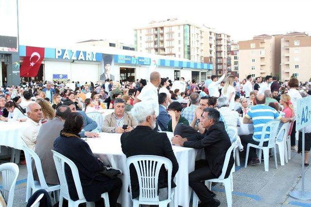 Kadir Gecesi’nde 15 Bin Kişilik İftar Sofrası