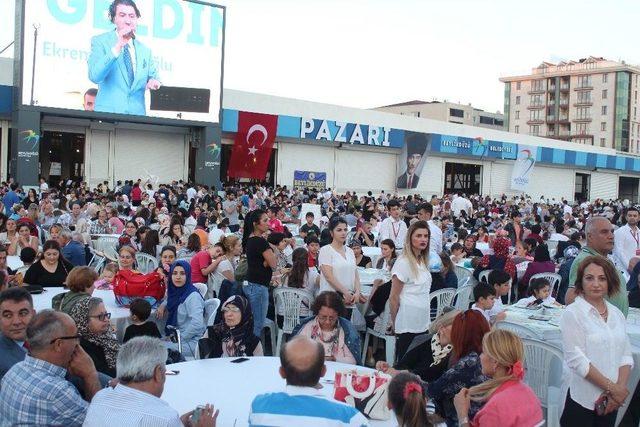 Kadir Gecesi’nde 15 Bin Kişilik İftar Sofrası