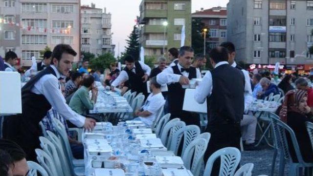 Avcılar'da Kadir Gecesi'nde 15 Bin Kişiye Iftar