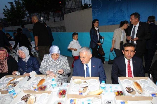 Başbakan Yıldırım: “yolları Böleriz Ama Türkiye’yi Böldürtmeyiz”