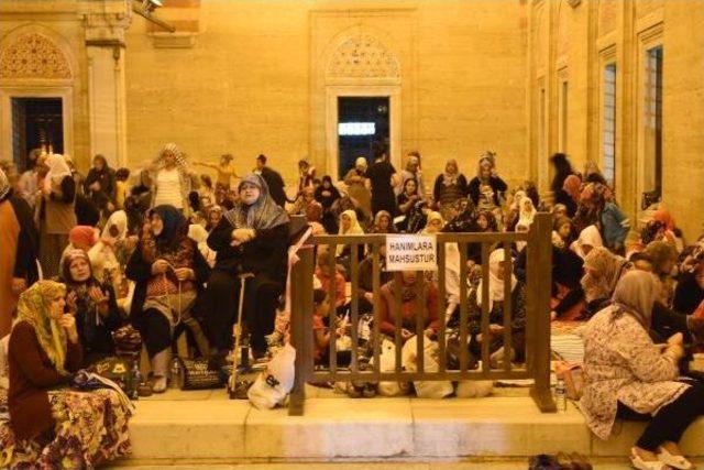 Selimiye Camii, Kadir Gecesinde Dolup Taştı 2