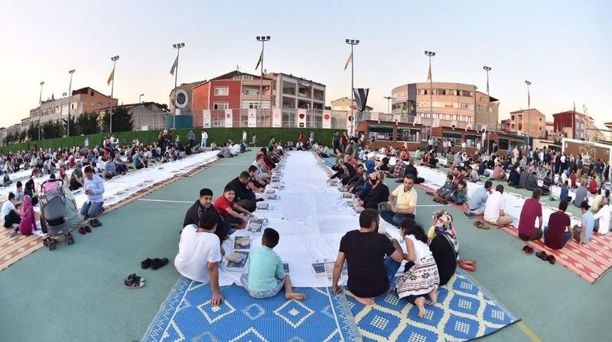 Kadir Gecesi&rsquo;nde Beyoğlu&rsquo;nda 5 Bin Kişilik İftar