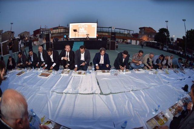 Kadir Gecesi’nde Beyoğlu’nda 5 Bin Kişilik İftar 1