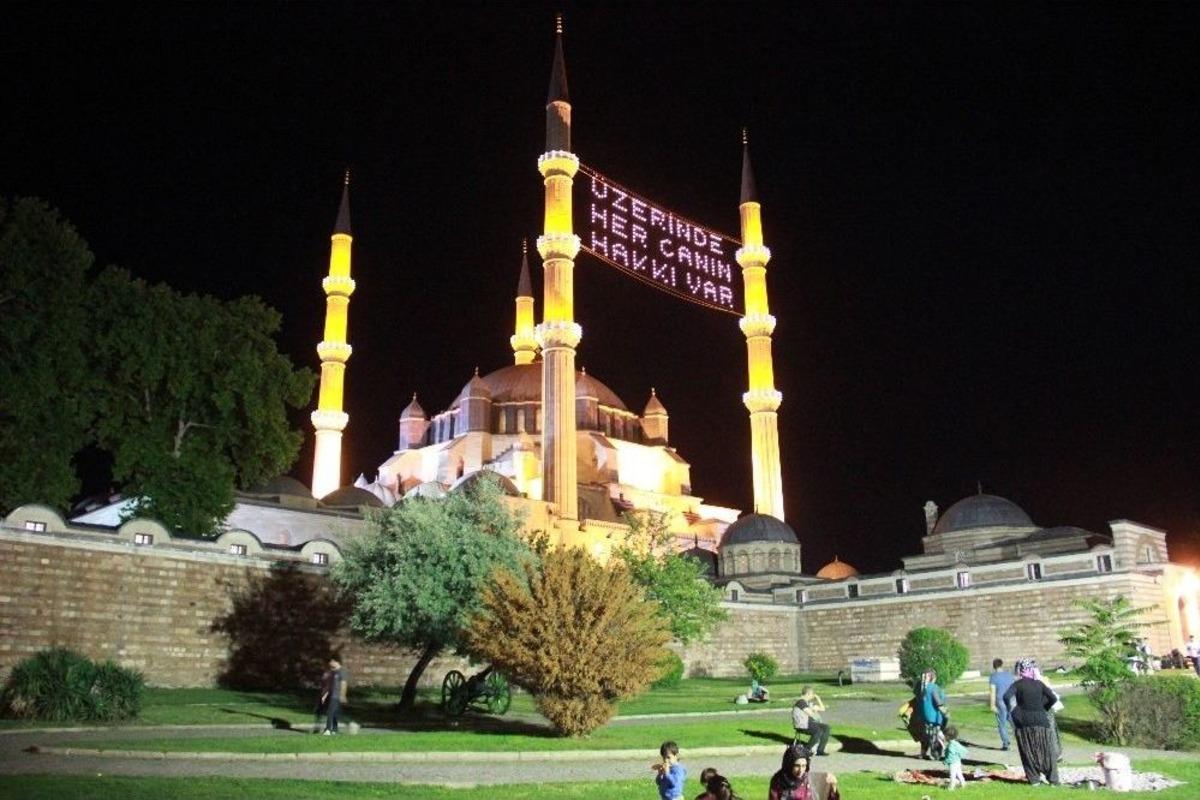 Kadir Gecesi&rsquo;nde Selimiye Camii Doldu Taştı