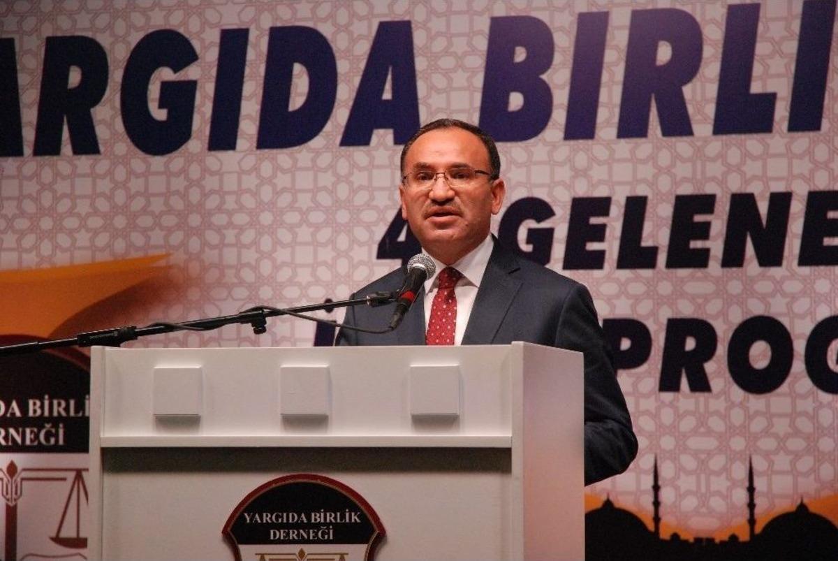 Bakan Bozdağ: "adalet Sokaklarda Değil, Meşru Zeminlerde Aranır"