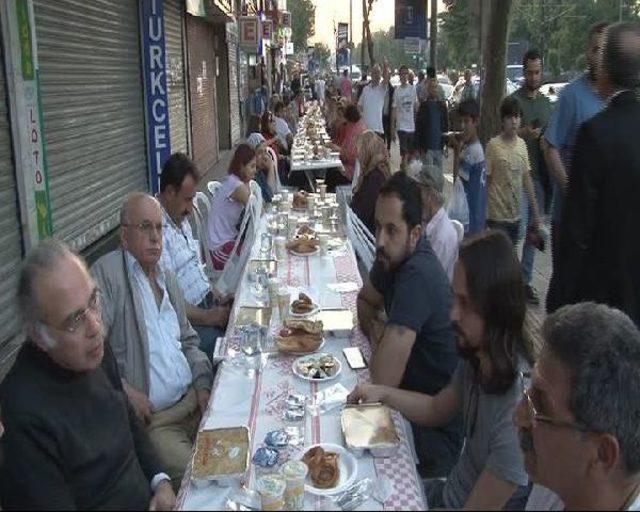 İftarda Bir Araya Gelen Doktorlar: Hastanenin Taşınmasını Istemiyoruz 1
