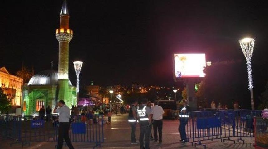 Konak Meydanı'nda Kadir Gecesi Etkinliği