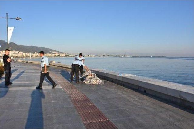 Denizde Erkek Cesedi Bulundu 3