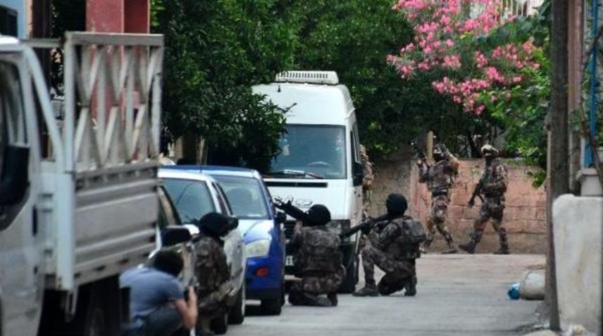 Adana'da Deaş'ın H&uuml;cre Evine Baskın: 7 G&ouml;zaltı