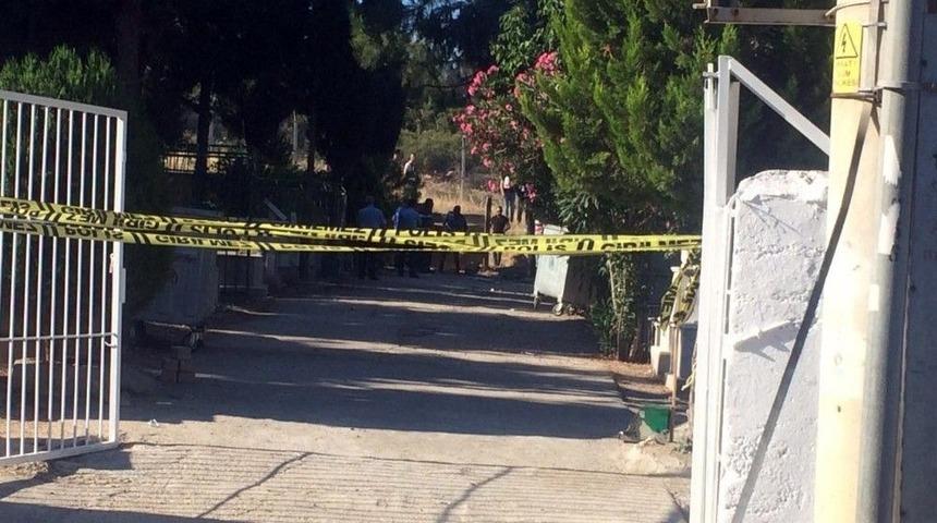 İzmir&rsquo;de Mezarlık İ&ccedil;erisinde Patlama